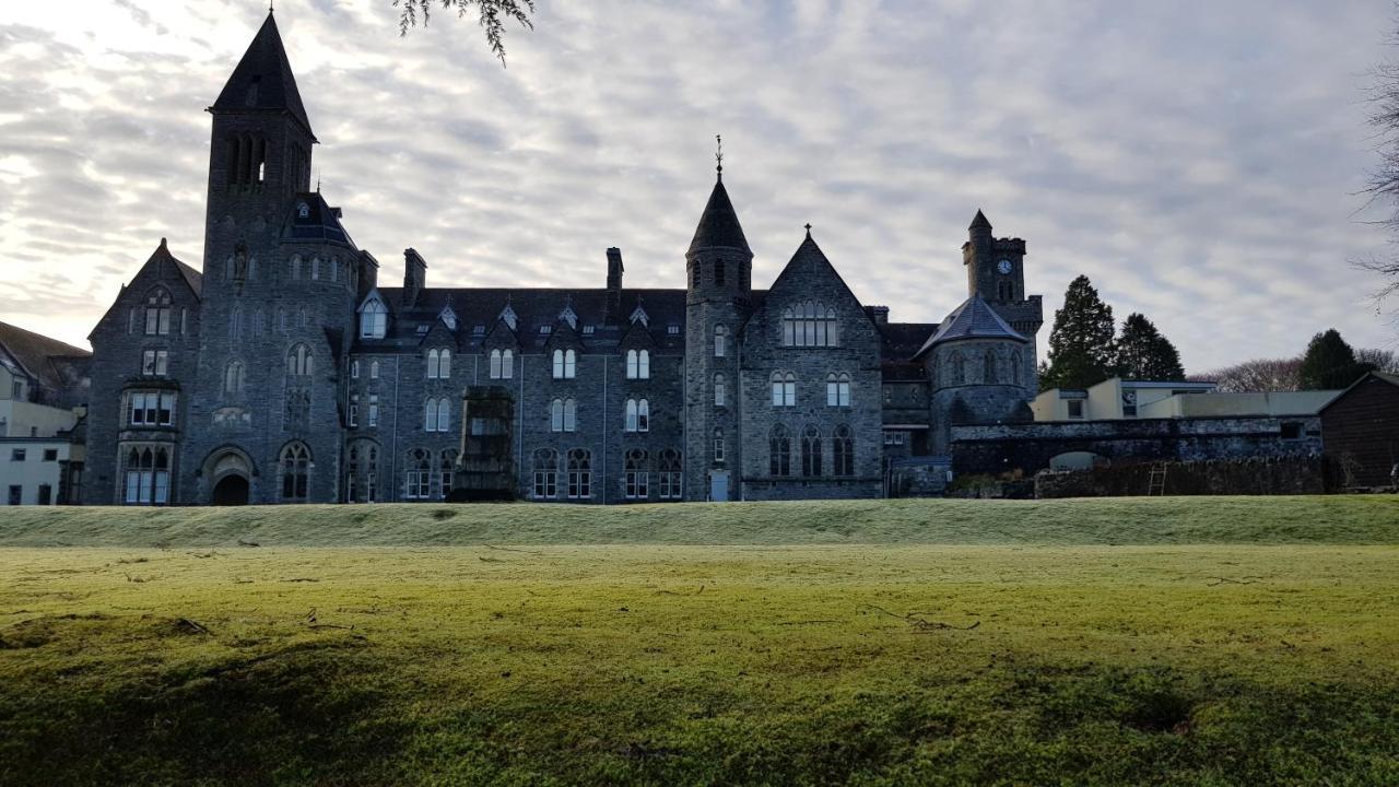 Old School Apartments Highland Club Fort Augustus Eksteriør billede